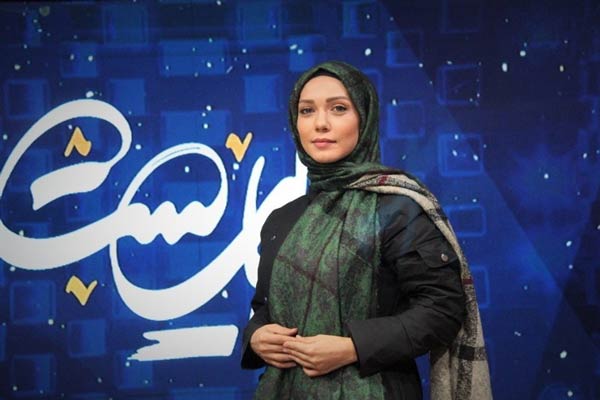 استایل زمستانی و برفی شهرزاد کمال زاده در اطراف خانه اش