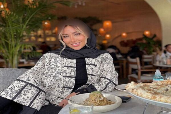 تصاویر جذاب از استایل بارداری مینا مختاری در برف تهران