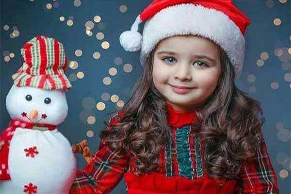 تفریح هانا پاک نیت نوه ارباب سریال «پس از باران» در شهر بازی لندن با دوستان خارجی اش