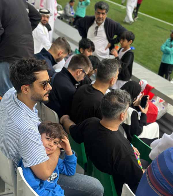 هامون و پدرش بازیگر در ورزشگاه