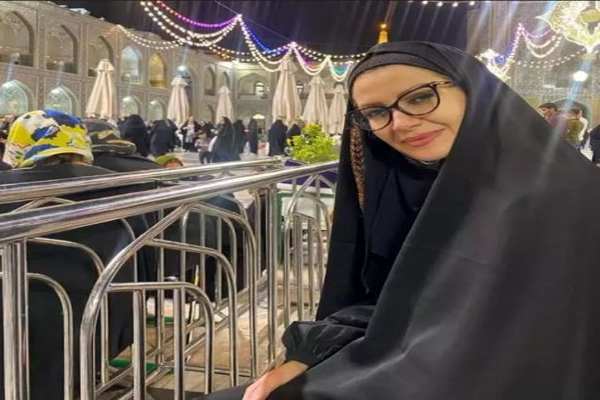 اشک های ملیکا زارعی ( خاله شادونه ) در حال مناجات در شب های قدر / انشاالله خدا قبول کنه