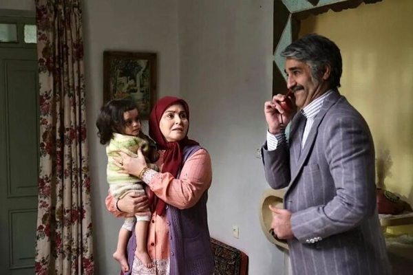 سکانس جنجالی پژمان جمشیدی و شاه در سریال زیر خاکی که سوژه شد