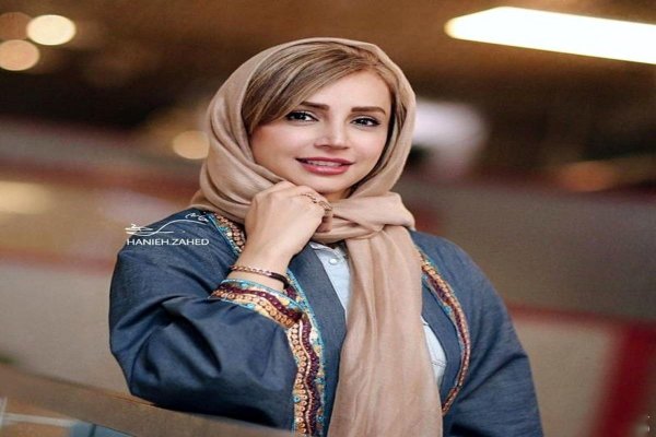 تیپ ساده و خاص شبنم قلی خانی در سفرش به فرانسه / خانم بازیگر در موزه لوور دیده شد