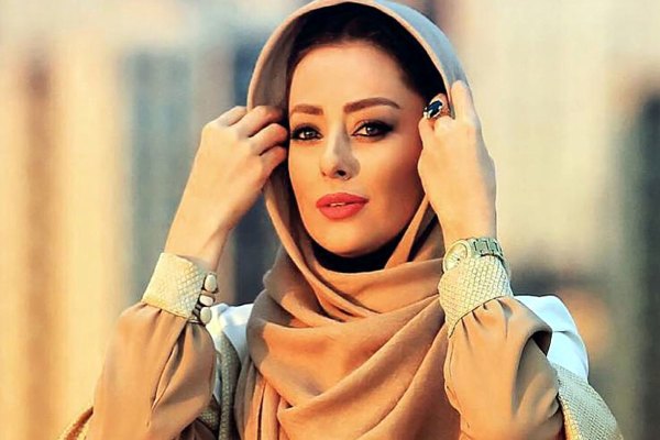 رونمایی نفیسه روشن از برادرش در لباس دامادی / تیپ جداب خانم بازیگر در عروسی برادرش