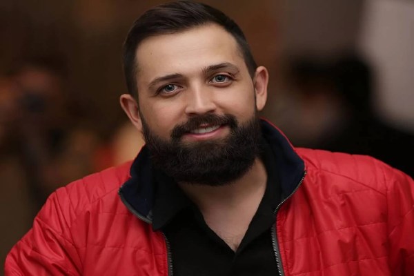 محسن افشانی از چهره همسرش دومش رونمایی کرد / دیدار آقای بازیگر و همسرش با رئیسی