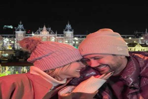 ژست عاشقانه سپیده بزمی پور و شاهرخ  استخری هاتف در دلدادگان / واقعا این زن و شوهر ماشاالله داره