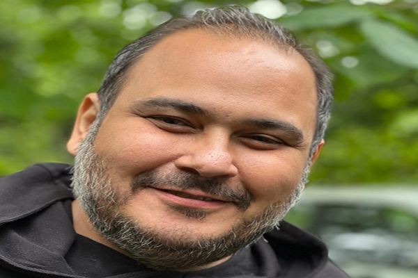ویدیوی تلخ و دردناک منتشر شده از مرحوم رضا داوود نژاد بر روی تخت بیمارستان