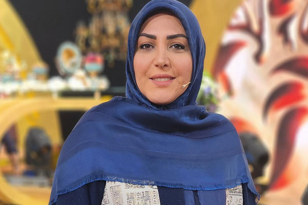 ست روسری و کیف فوق العاده جذاب و سنتی المیرا شریفی مقدم / خانم مجری قوانین طلایی ست کردن رو بلده