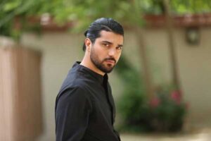 سینا مهراد بازیگر نقش حامد در سریال آقازاده در حرم امام رضا / زیارت قبول باشه