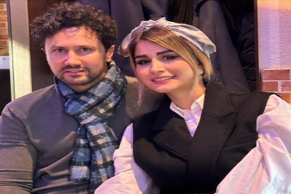 نگاهی به دکوراسیون خاص و مجلل منزل شاهرخ استخری وفتی خواهرش مهمانش بود