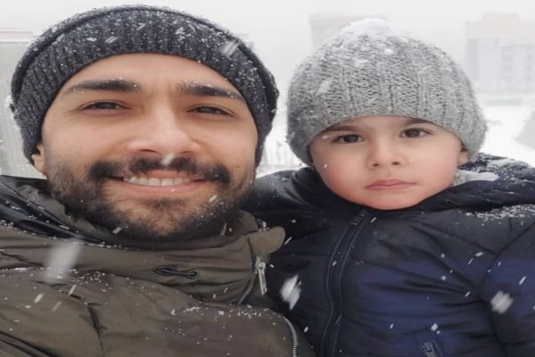 شیرین زبونی دلبرانه پسر حسین مهری در دور دور با پدرش / چقدر شیرین و بامزه