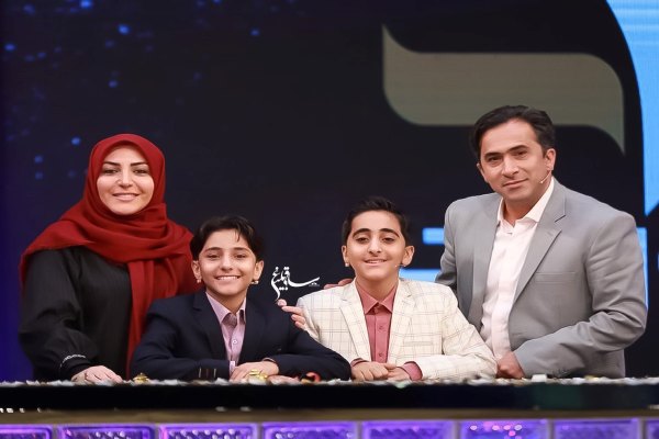 تهیه آیس لاته به سبک المیرا شریفی مقدم مجری مشهور در کافی شاپ خودشان