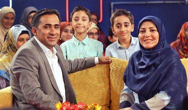 خانم شریفی مقدم و همسرش مهمان برنامه خندوانه