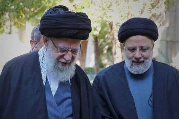 حضور رهبر انقلاب در منزل شهید رئیسی و دیدار با همسر و دختران و نوه های ایشان + ویدیو