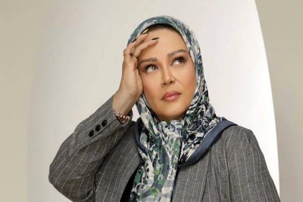 استایل جدید و کاملا متفاوت بهاره رهنما با کیف و کت گرانقیمتش در یک مراسم هنری سوژه شد