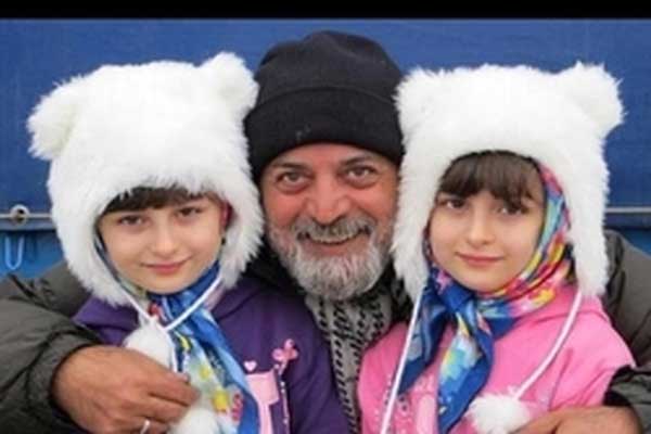 جشن تولد 20 سالگی سارا و نیکا فرقانی خواهران دو قلوی پایتخت که ویدیوی آنها به سرعت وایرال شد / تولدتون مبارک! آرزوی بهترینها
