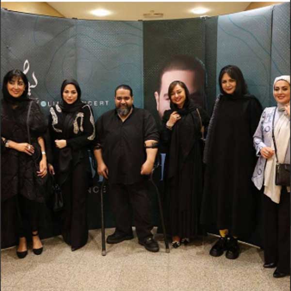 هنرمندان در کنسرت خواننده مشهور ایرانی 