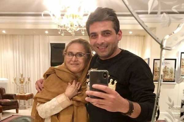 نگاهی به گل آریایی و طراحی خاص خانه ابدی مادر حمید گودرزی در چهلمین روز درگذشتش / روحش شاد و یادش گرامی