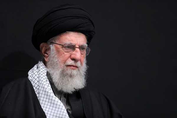 انگشتری که عشق را جاودانه کرد / روایت هدیهای خاص از رهبر انقلاب در روز خواستگاری