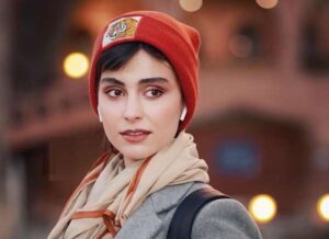 شباهت خیره‌کننده لاله مرزبان بازیگر سریال آبان و بدل معروف ترکیه‌ای‌اش / این دو بازیگر می‌توانند نقش خواهر بازی کنند