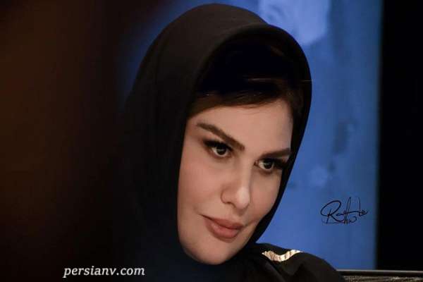 عکس جذاب و دیده‌ نشده‌ رز رضوی / تصویری از نمایش “به یک قاتل ساده نیازمندیم” که پربازدید شد