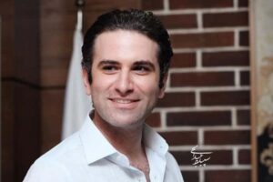 آوازخوانی محشر و ماندگار هوتن شکیبا؛ امیر سریال تاسیان در برنامه همرفیق / ترکیب هنر بازیگری و موسیقی با حس و حالی بی‌نظیر