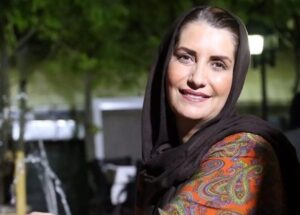 فریبا کوثری عمره سریال “مختارنامه” در سفر به تبریز زیبا / عکس زیبای خانم بازیگر کنار مجسمه های خاص وسط شهر