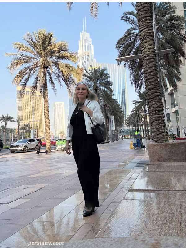 دبی گردی بازیگر مشهور فاصله ها
