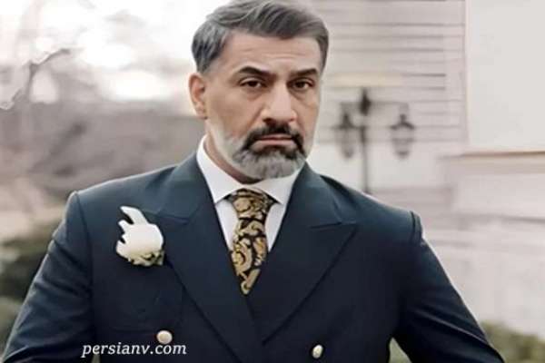 بوسه آتشین محمد نادری بر دست همسرش در کنسرت بزرگ سعید ترابی! / شاه داماد ۴۷ ساله سینما غوغا کرد