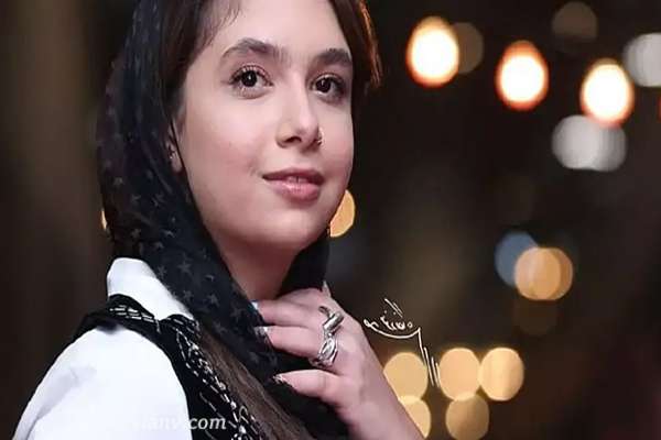 آلبوم پر مهر و دوستانه از نفس بازغی و سولماز حسینی /  لحظات صمیمی دختر پژمان بازغی با بازیگر سریال «شغال» در فضای مجازی کولاک کرد!