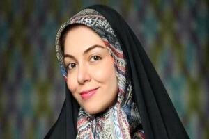 عکس زیرخاکی و منتشر نشده از مرحومه آزاده نامداری / قاب یادگاری و دو نفره مجری فقید تلویزیون در کنار خواهرش