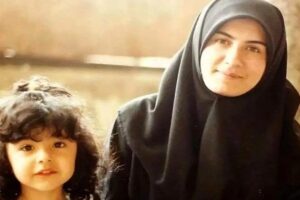 استایل شیک مجری محبوبِ کودکی‌ «گیتی خامنه» در ۶۱سالگی