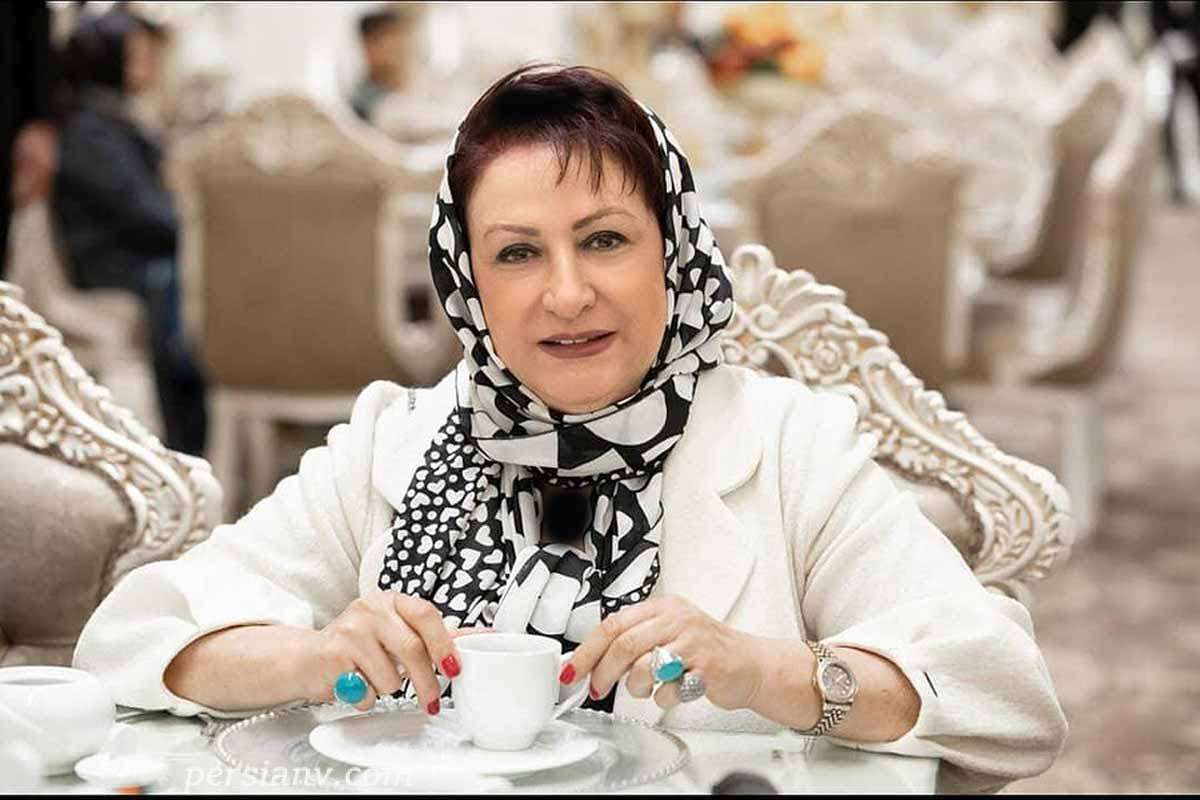 مریم امیرجلالی با کلاه کریسمسی خاص + عکس / تبریک سال نو میلادی ۲۰۲۶ به مسیحیان