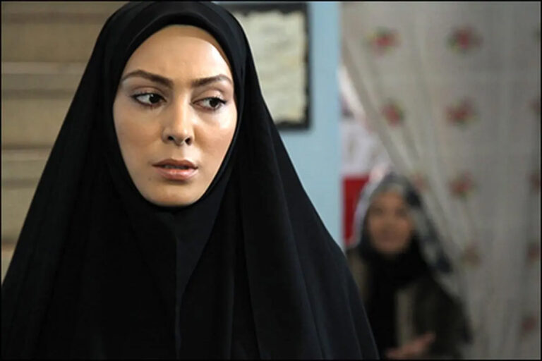 چهره پر از غم نیلوفر شهیدی در سوگِ خورشیدِ زندگیاش / حالِ نامساعدِ خانمِ بازیگر پس از پروازِ ابدیِ پدر +ویدئو