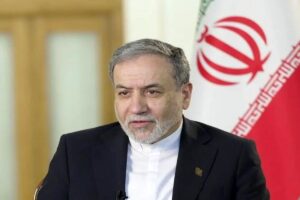 ویدئوی دیدار سید عباس عراقچی با وزیر خارجه عمان، با تمرکز بر یک «زیپ باز» / اهمیت جزئیات در دیپلماسی سطح بالا