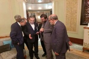 جزئیات بسته جدید ایران برای خروج از بن‌بست مذاکرات هسته‌ای / نرمش هوشمندانه یا عقب‌نشینی تاکتیکی؟
