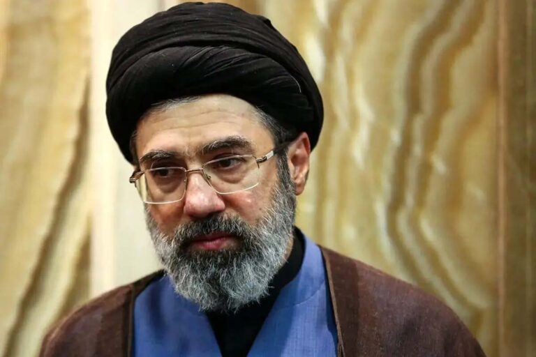 روایت شنیدنی از آیتالله کعبی، عضو خبرگان رهبری از شب انتخاب رهبر سوم انقلاب + عکس