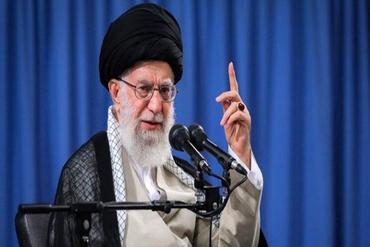 مقاسه دو تصویر متفاوت از شهید آیت الله خامنه ای و دونالد ترامپ / دنیا تصمیم بگیر، چه کسی باید رهبر باشد؟!