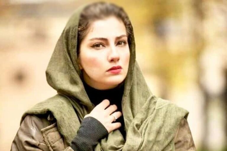 محیا دهقانی بازیگر سینما ؛ در دهمین شب «پاتوق مردم و هنرمندان باغ فردوس» حاضر شد