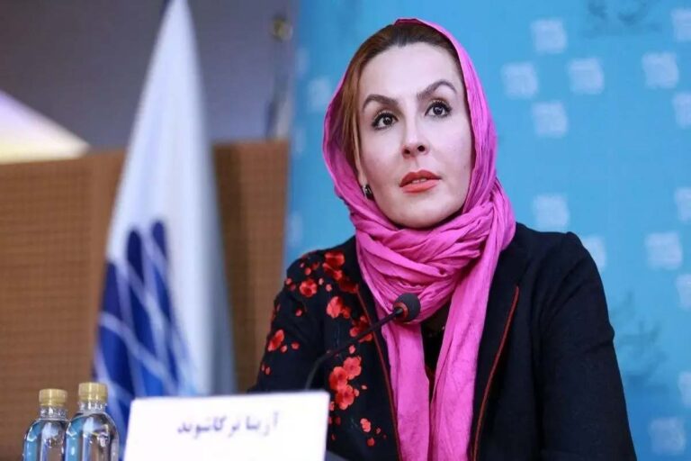 آزیتا ترکاشوند: وطنپرستی مساوی بیشرفی و وطنفروشی مساوی باشرفی شده است! / وارونگیِ خطرناکِ ارزشها + عکس