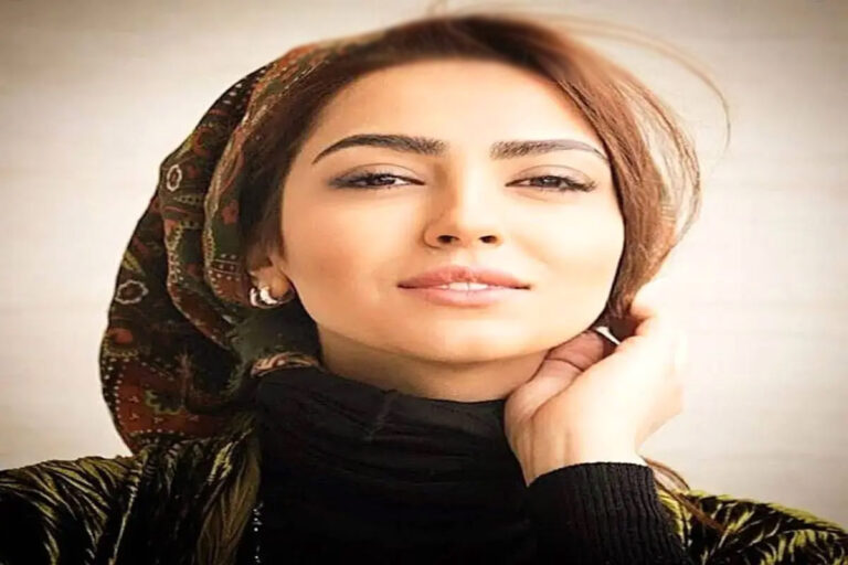 قاب احساسی مونا کرمی در روز تولد مادرش / ستاره تلویزیون چهره مادرش را رونمایی کرد + عکس