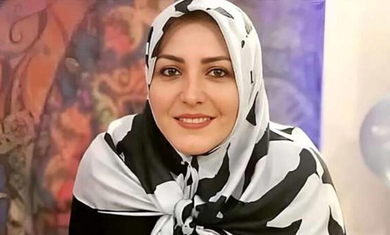 المیرا شریفیمقدم با کلاهخود جنگی در تلویزیون / قاب متفاوت مجری خبرساز شد