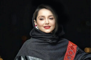 بازگشت نازنین بیاتی به کانون توجه / تصویری صمیمی از دیدار این بازیگر محبوب با گلاره عباسی+ عکس