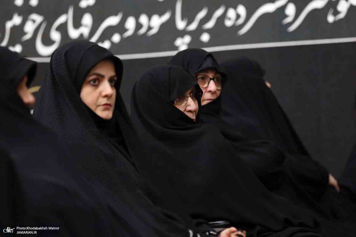 زهرا پزشکیان در کنار زهرا مصطفوی