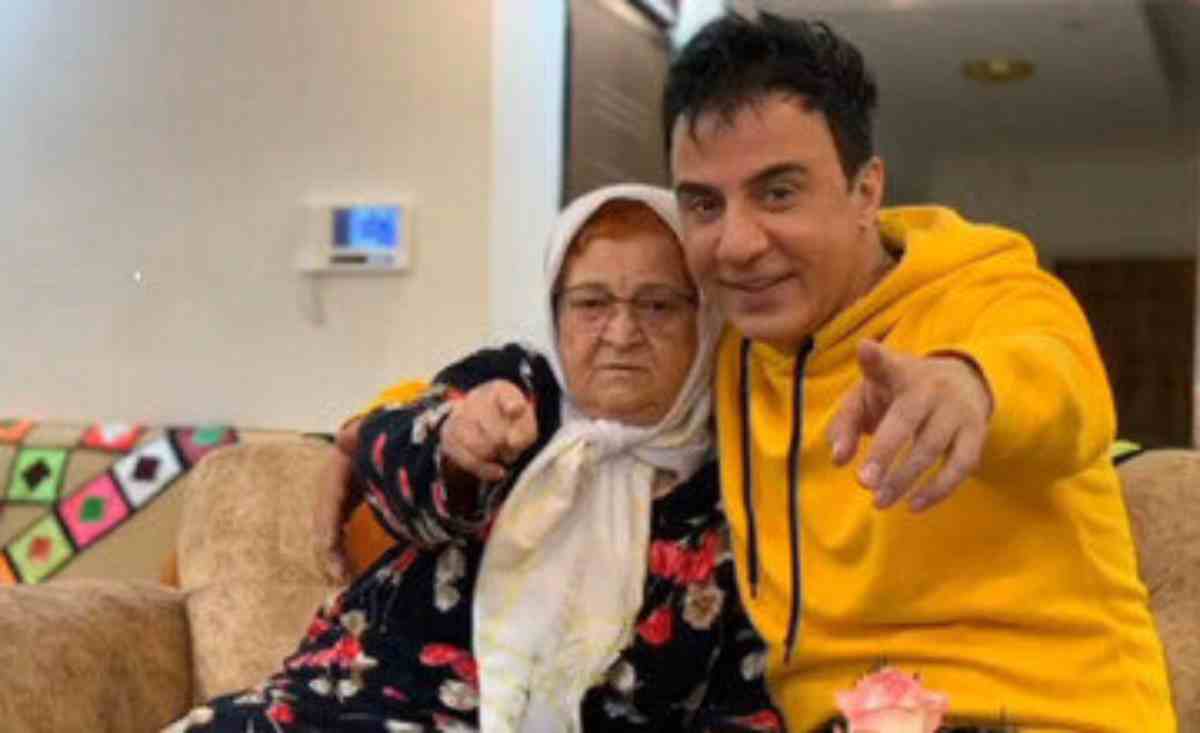 فریاد تلخ عموپورنگ در مراسم تشییع مادرش ؛ وداعی که دل‌ها را لرزاند