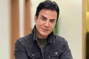 تولد ۵۴ سالگی عمو پورنگ در کنار مزار مادرش