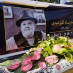 رفتار جنجالی مجید صالحی در مراسم تشییع اکبر عبدی بازتاب گسترده‌ای داشت + ویدئو