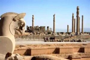 تکه‌ای از تخت جمشید در قلب آرژانتین ؛ میدان ایران در بوئنوس‌آیرس