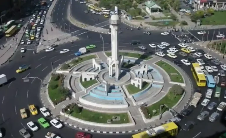این تصویر باورنکردنی صادقیه تهران است؛ فلکه دوم آریاشهر در سال ۱۳۵۶ را ببینید