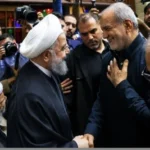دیدار مسعود پزشکیان و حسن روحانی در مراسم ختم احمد ناطق نوری؛ عکس و تصاویر